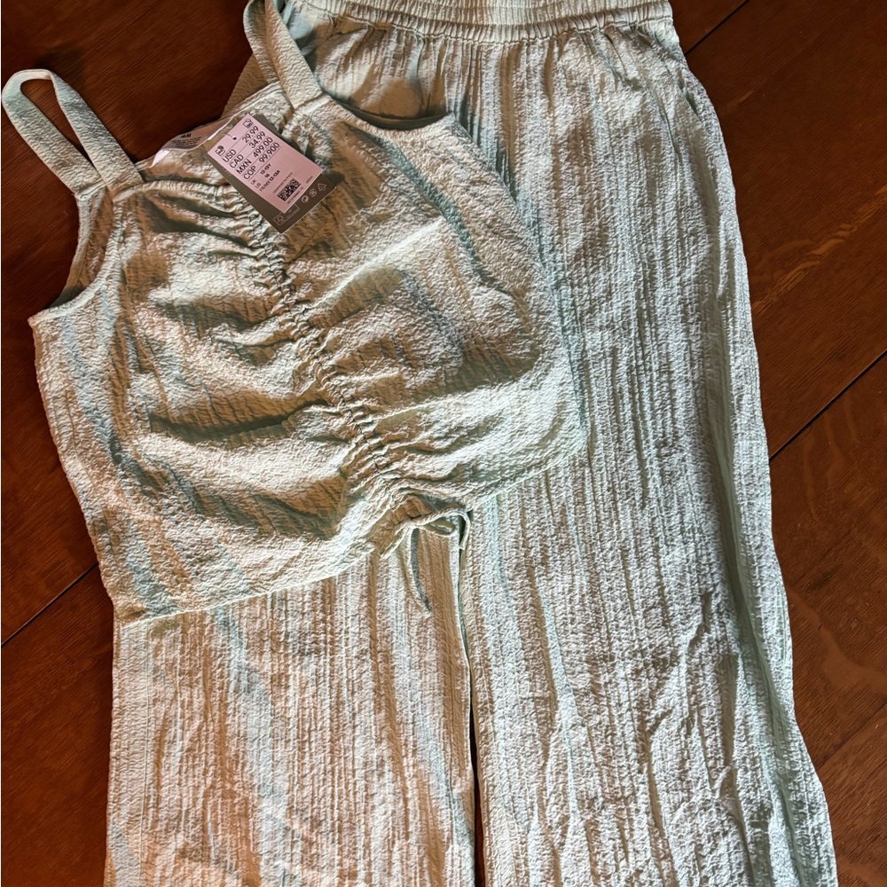 H&M SajeMatching Girls Set with Textured Fabric